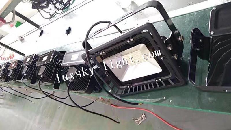 led flood lamps.jpg